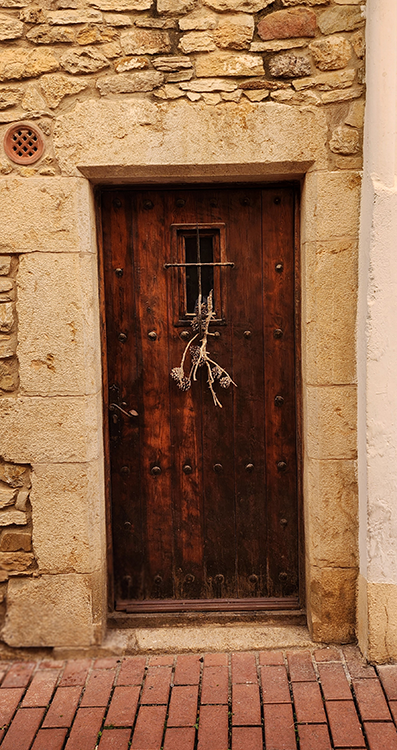 A door in Begur