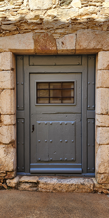 A door in Begur